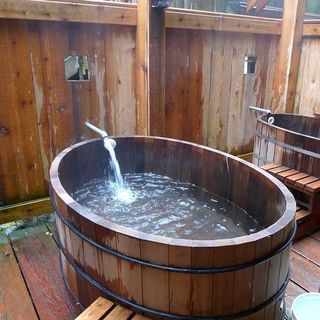 1045f8fbad98cc52b0573742e5aa1b19.jpg